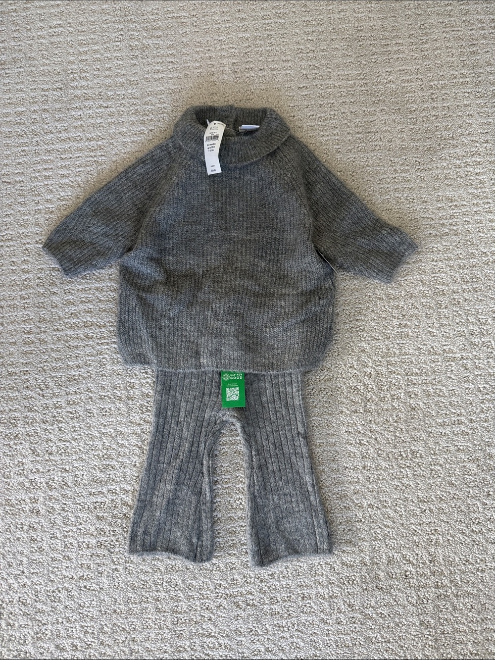 GAP Gray Ribbed Knit Baby Set